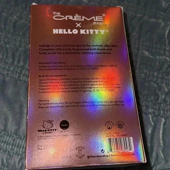 The CRÈME Shop x HELLO KITTY Spa Set - Picture 2 of 2
